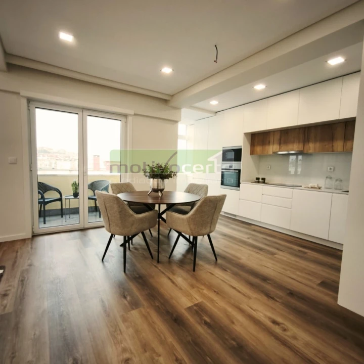 Apartamento T3 para Venda em Benfica Foto 1