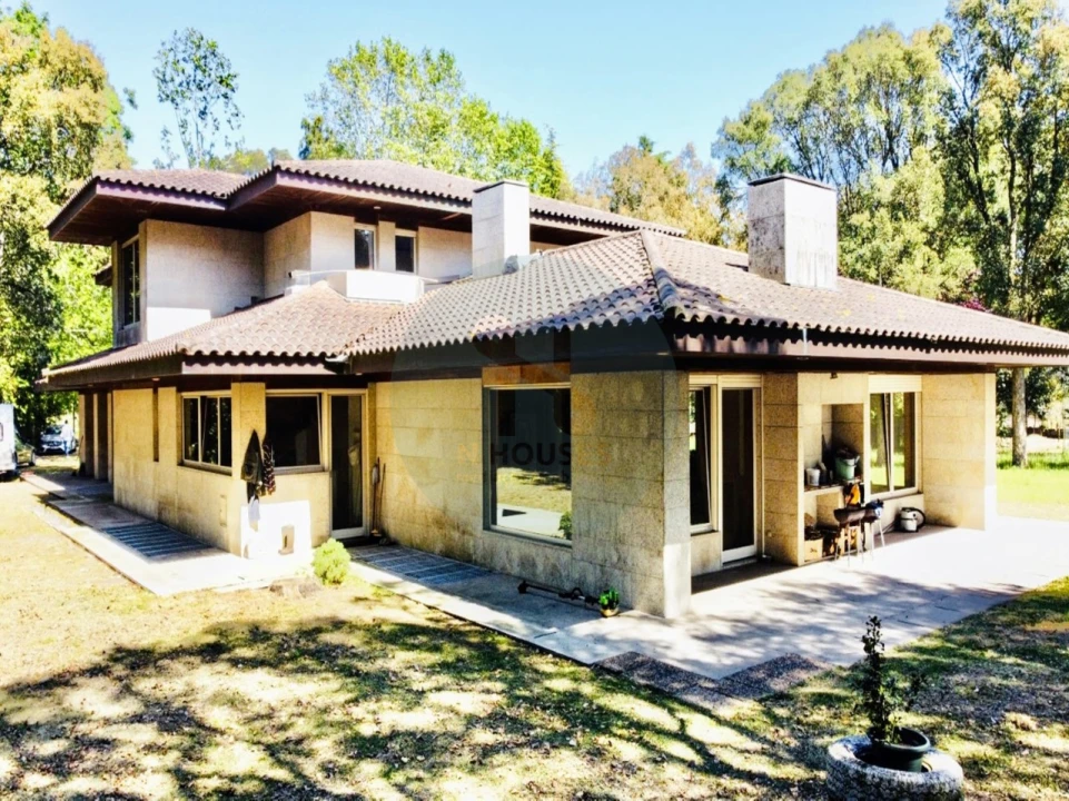 Moradia T5 para Venda em Bagunte, Ferreiró, Outeiro Maior e Parada Foto 6