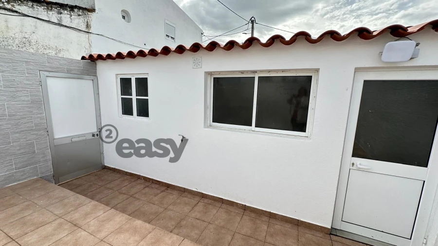 Moradia T2 para Venda em Selmes Foto 3