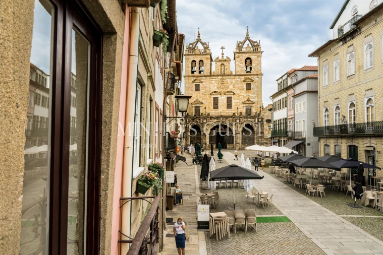 Prédio para Trespasse em Braga (Maximinos, Sé e Cividade) Foto 12