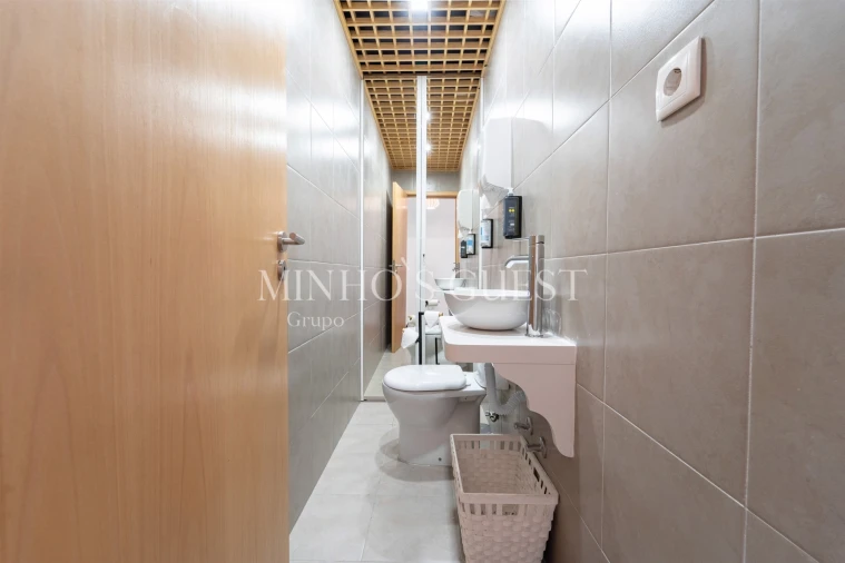 Prédio para Trespasse em Braga (Maximinos, Sé e Cividade) Foto 30