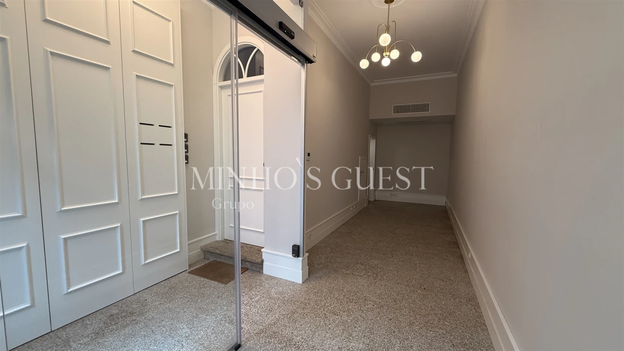 Loja para Arrendamento em Braga (Maximinos, Sé e Cividade) Foto 4