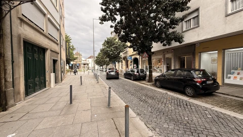 Loja para Arrendamento em Braga (Maximinos, Sé e Cividade)