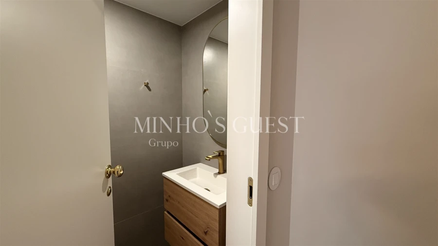 Loja para Arrendamento em Braga (Maximinos, Sé e Cividade) Foto 8