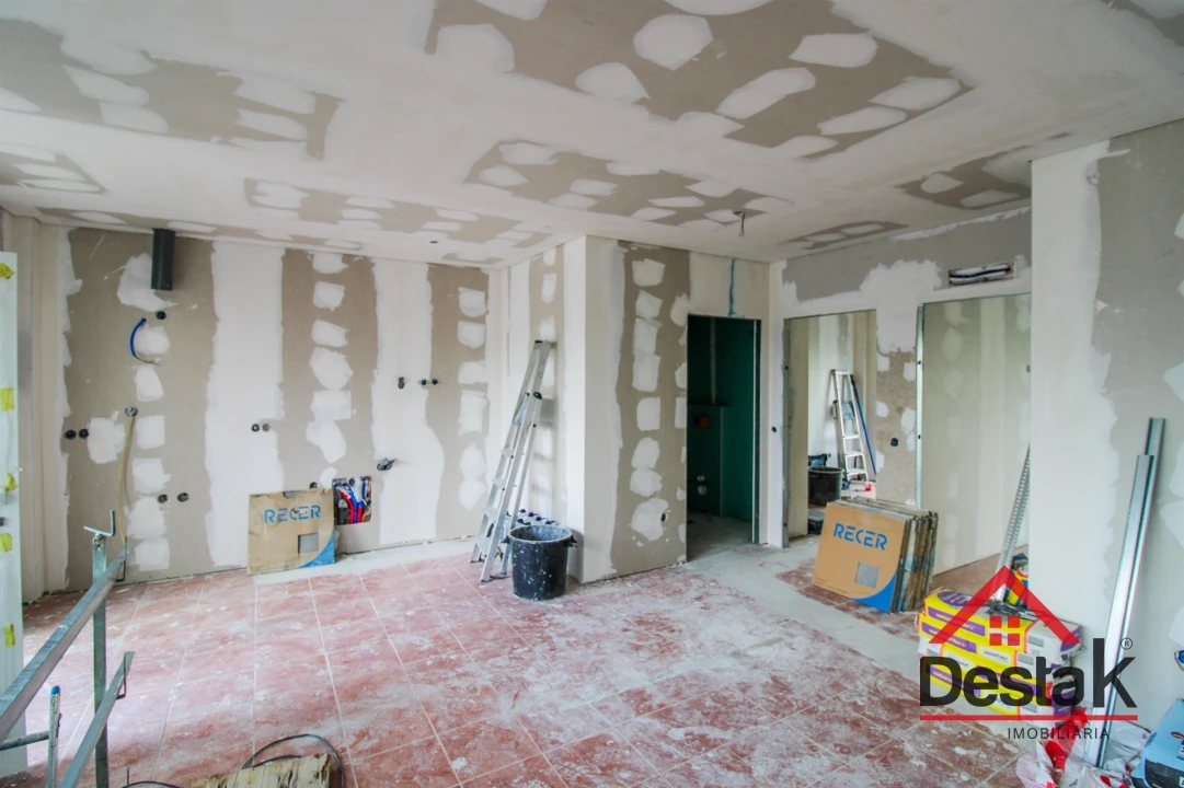 Apartamento T4 para Venda em Viseu Foto 3