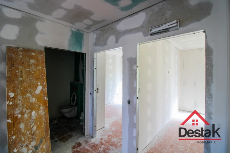 Apartamento T4 para Venda em Viseu Foto 11