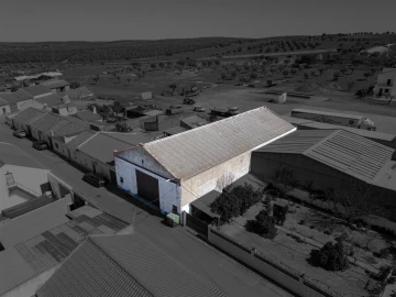 Armazém para Venda em São Manços e São Vicente do Pigeiro