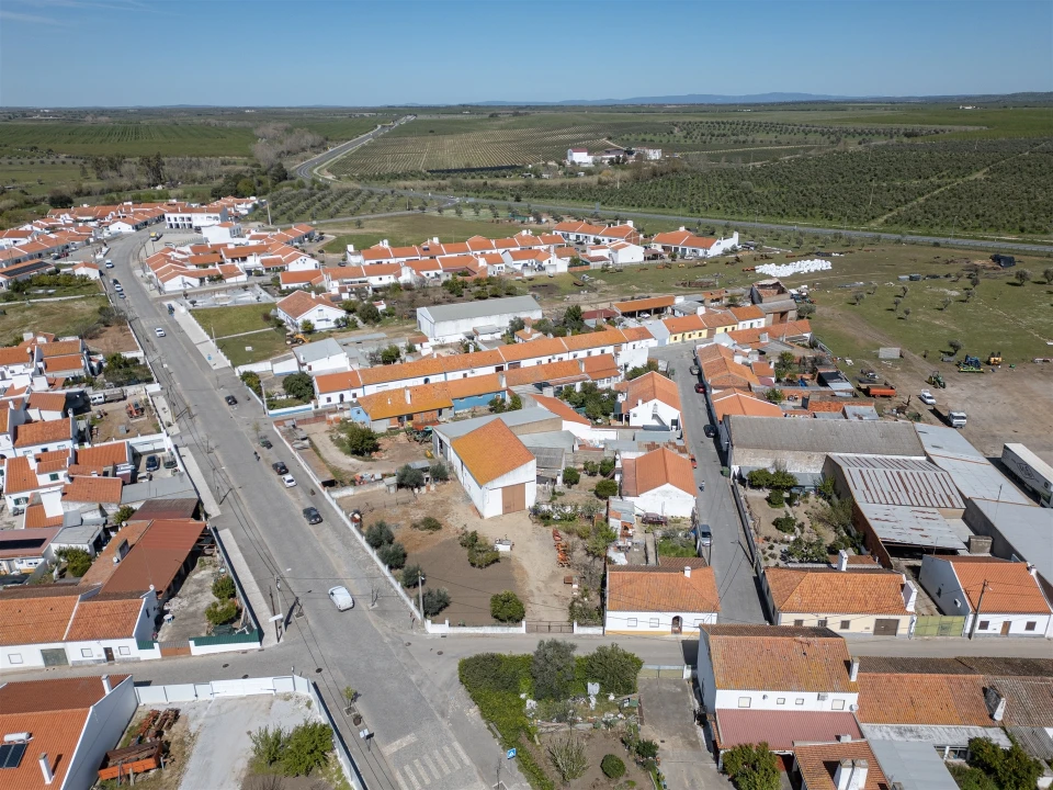 Armazém para Venda em São Manços e São Vicente do Pigeiro Foto 11