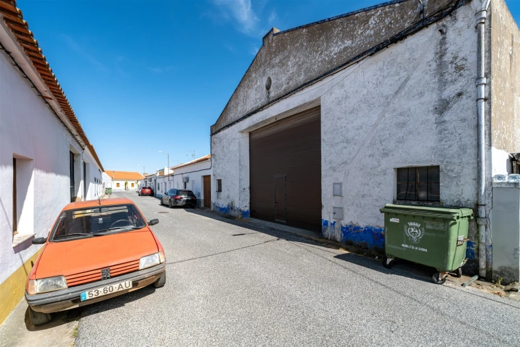 Armazém para Venda em São Manços e São Vicente do Pigeiro Foto 13
