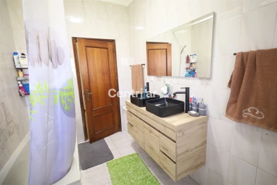 Prédio para Venda em Campo