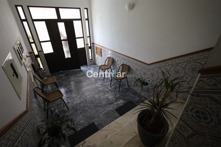 Prédio para Venda em Campo Foto 23