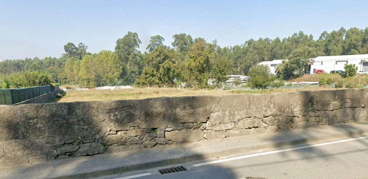 Terreno para Venda em Milheiros Foto 2