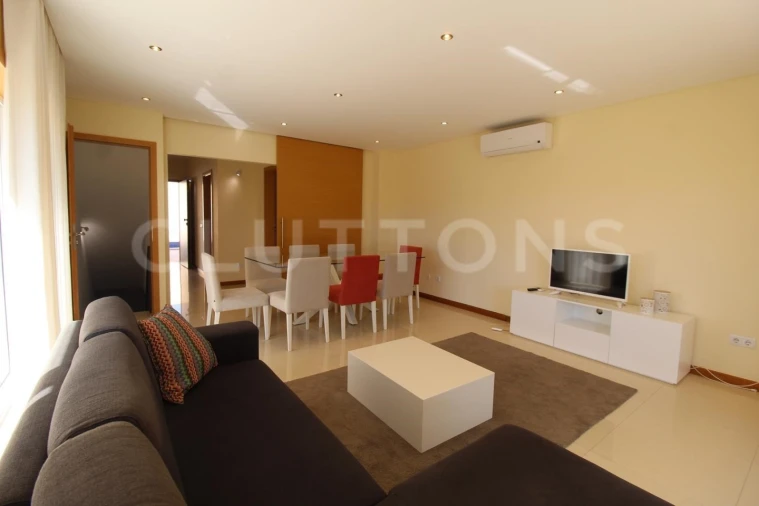 Moradia T3 para Venda em Albufeira e Olhos de Água Foto 2