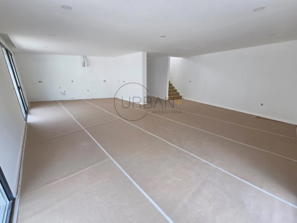 Moradia T4 para Venda em São João de Lourosa Foto 5