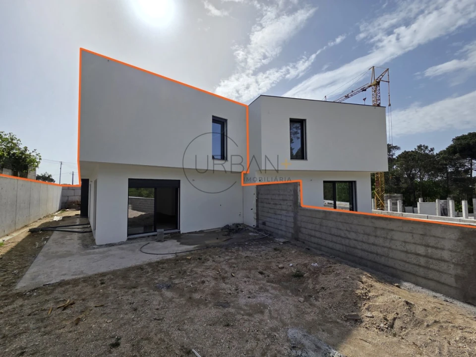 Moradia T4 para Venda em São João de Lourosa Foto 2