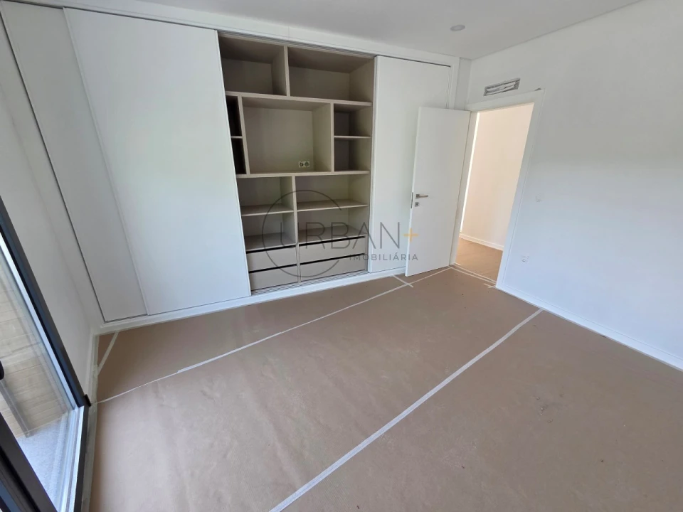 Moradia T4 para Venda em São João de Lourosa Foto 9