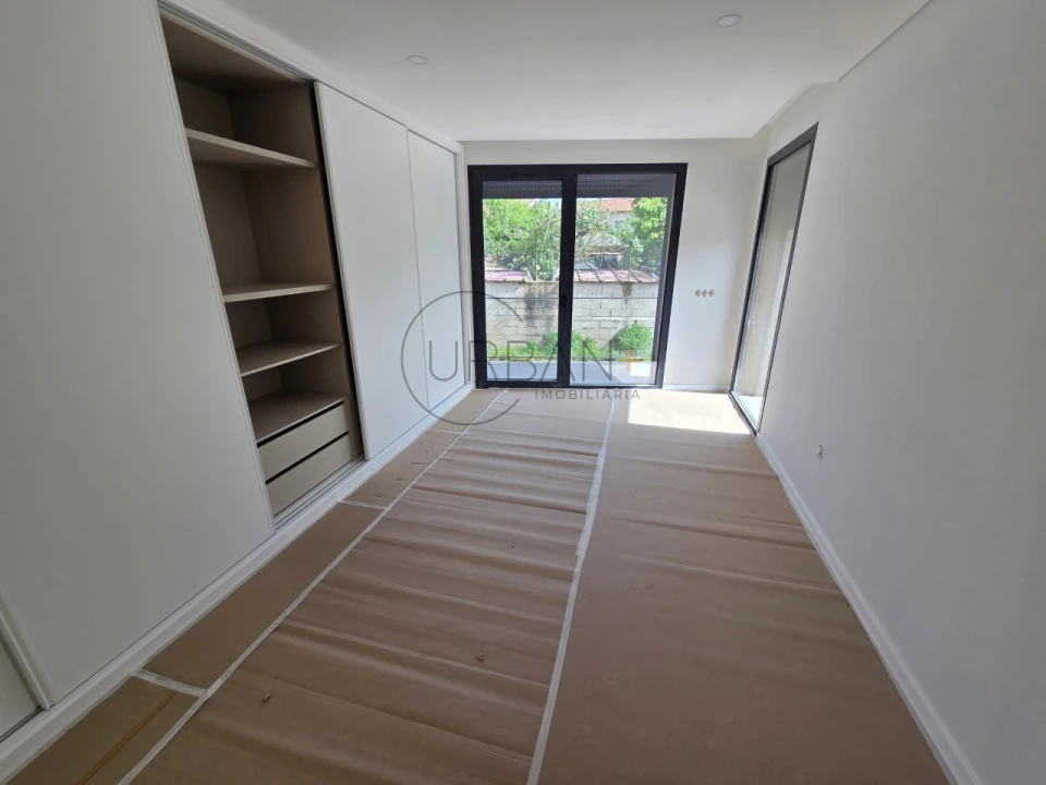 Moradia T4 para Venda em São João de Lourosa Foto 11