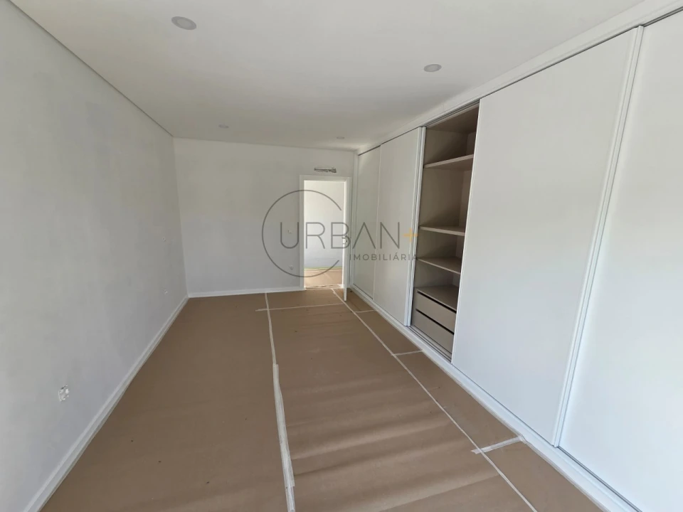 Moradia T4 para Venda em São João de Lourosa Foto 12