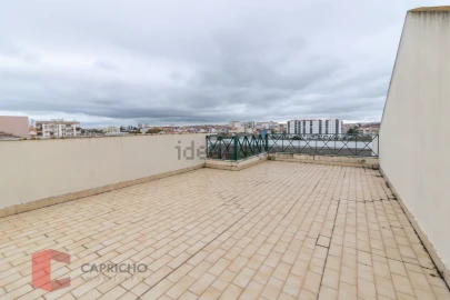 Apartamento T3 para Arrendamento em Barreiro e Lavradio