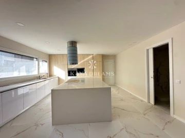 Moradia T5 para Venda em Ponte do Rol