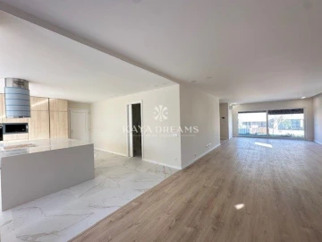 Moradia T5 para Venda em Ponte do Rol