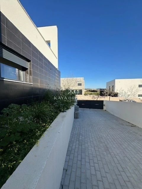 Moradia T5 para Venda em Ponte do Rol