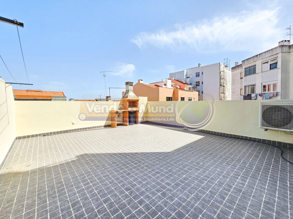 Apartamento T2 para Venda em Encosta do Sol Foto 1