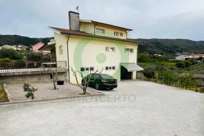 Moradia T4 para Venda em Vilar de Nantes