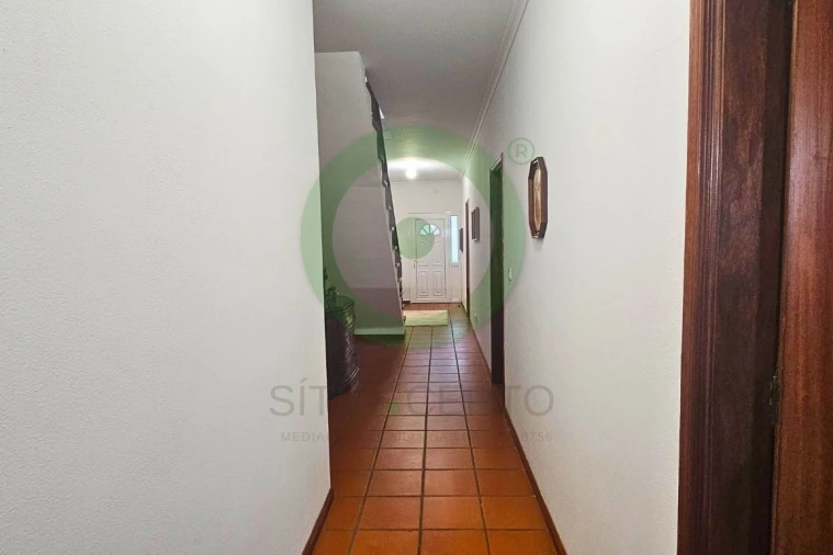 Moradia T4 para Venda em Vilar de Nantes Foto 6