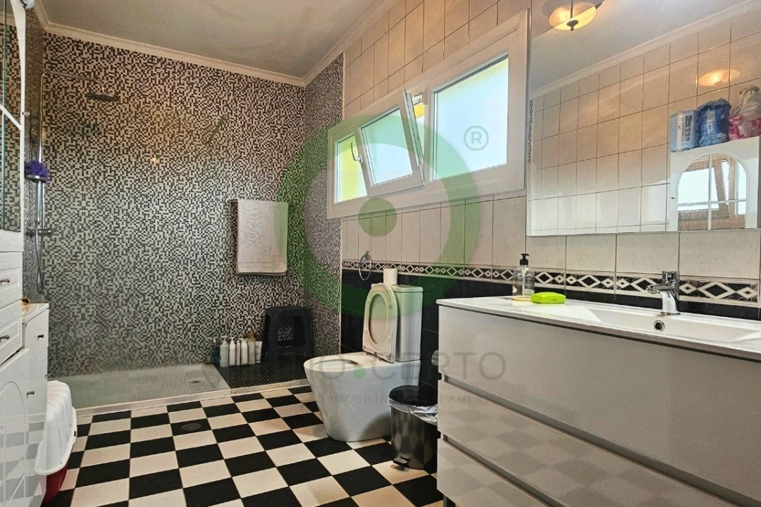 Moradia T4 para Venda em Vilar de Nantes Foto 16