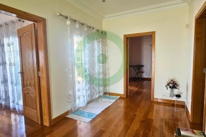 Moradia T5 para Venda em Ervões