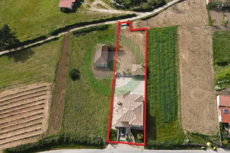 Moradia T5 para Venda em Ervões Foto 4