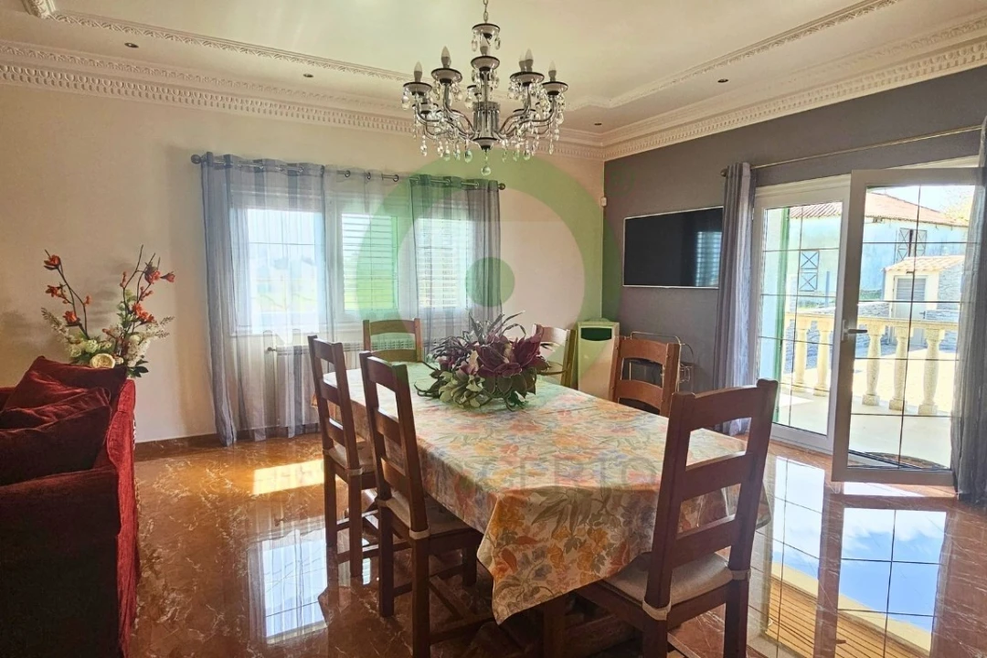 Moradia T5 para Venda em Ervões Foto 8