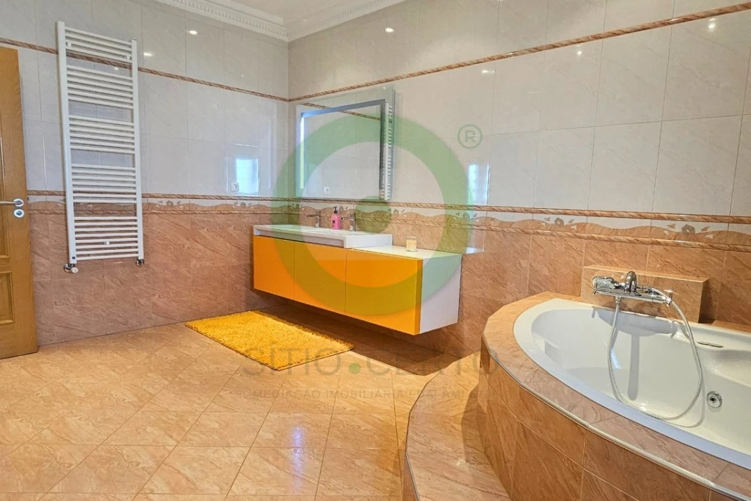 Moradia T5 para Venda em Ervões Foto 14