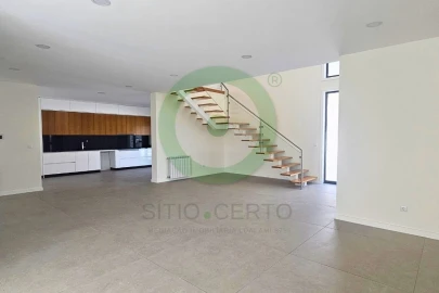 Moradia T4 para Venda em Mirandela