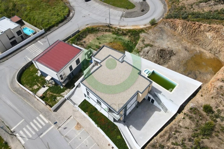 Moradia T4 para Venda em Mirandela Foto 4