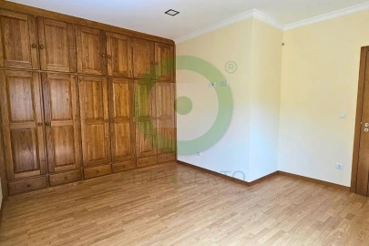 Moradia T4 para Venda em Mirandela