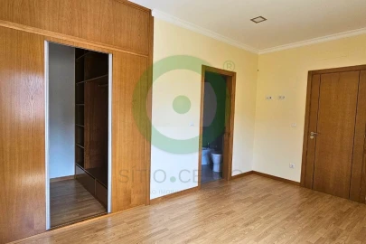 Moradia T4 para Venda em Mirandela