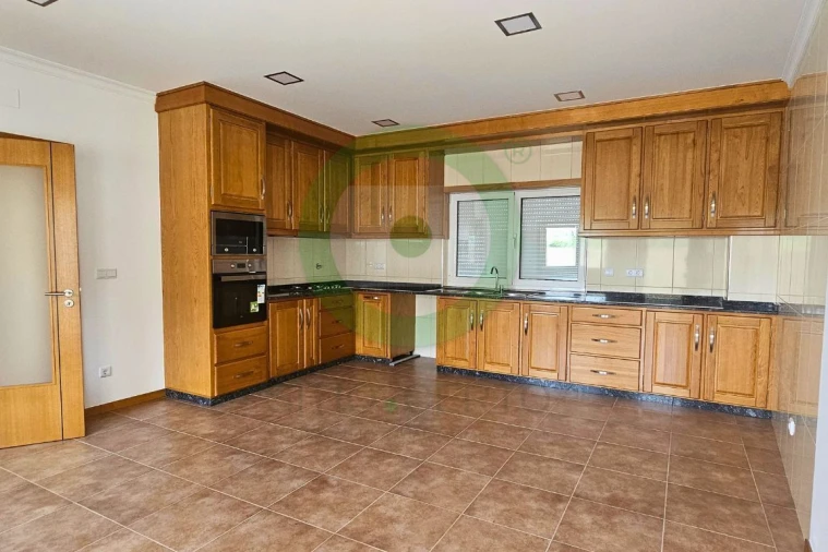 Moradia T4 para Venda em Mirandela Foto 5