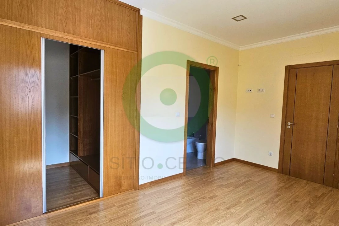 Moradia T4 para Venda em Mirandela Foto 18