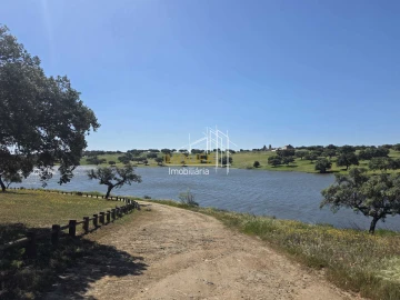 Moradia T1 para Venda em Campo e Campinho