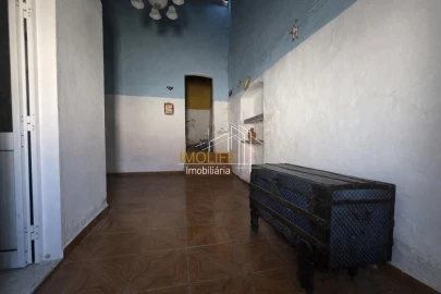 Moradia T1 para Venda em Campo e Campinho