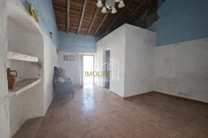 Moradia T1 para Venda em Campo e Campinho