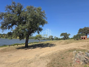 Moradia T1 para Venda em Campo e Campinho