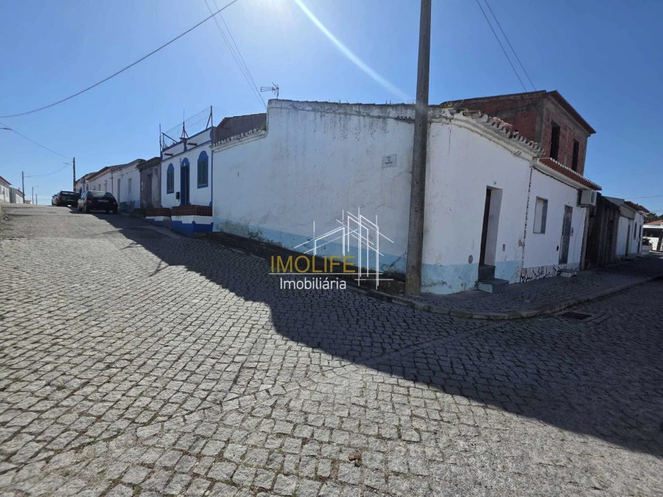 Moradia T1 para Venda em Campo e Campinho Foto 1