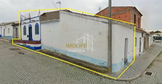 Moradia T3 para Venda em Campo e Campinho
