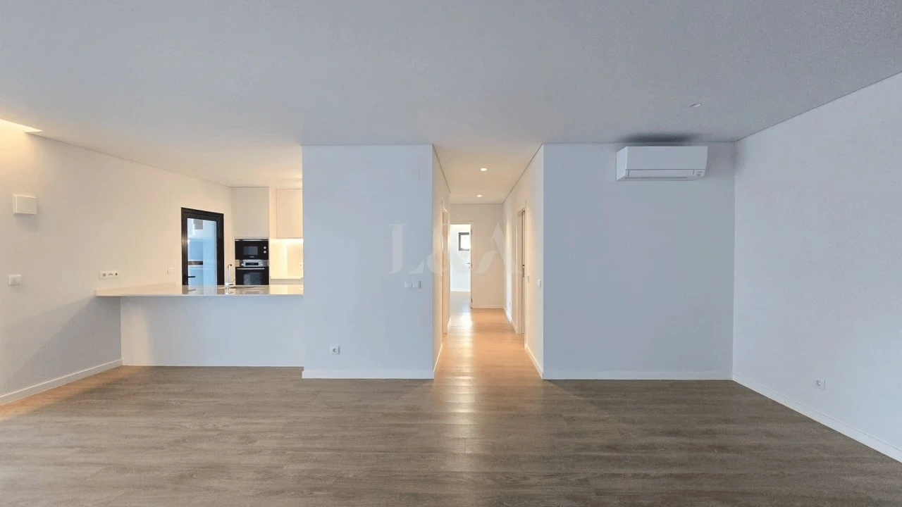 Apartamento T2 para Venda em Faro (Sé e São Pedro) Foto 3