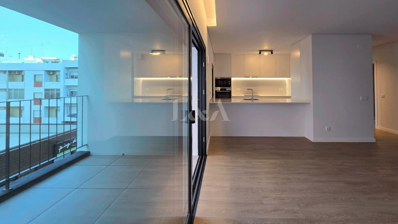 Apartamento T2 para Venda em Faro (Sé e São Pedro) Foto 4