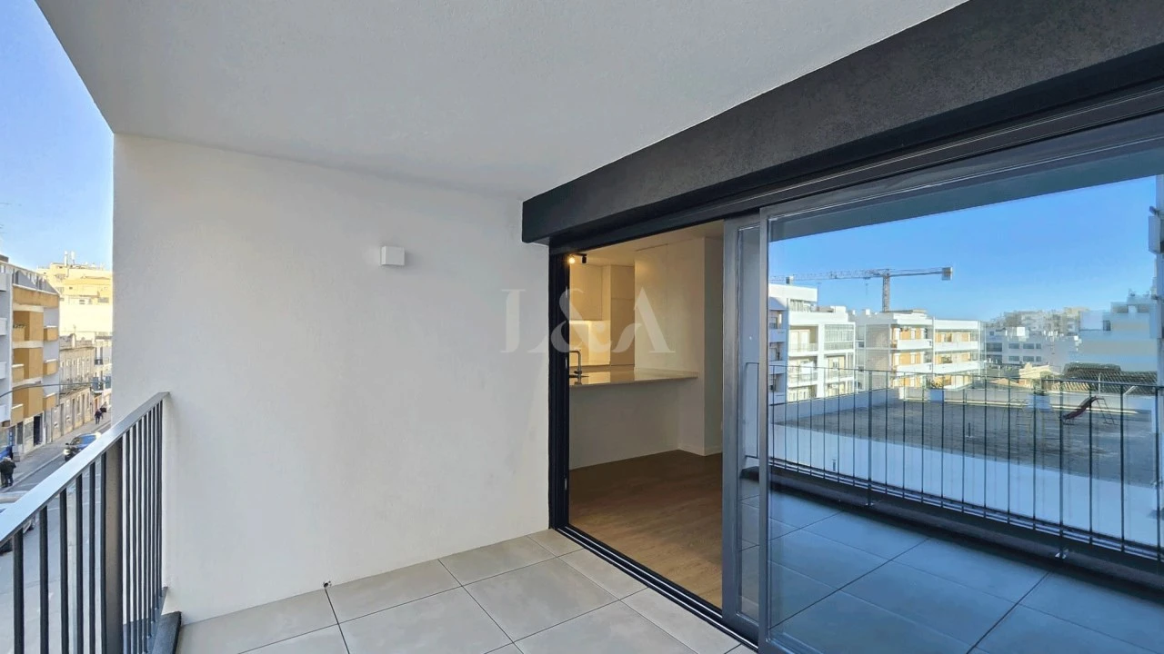 Apartamento T2 para Venda em Faro (Sé e São Pedro) Foto 1