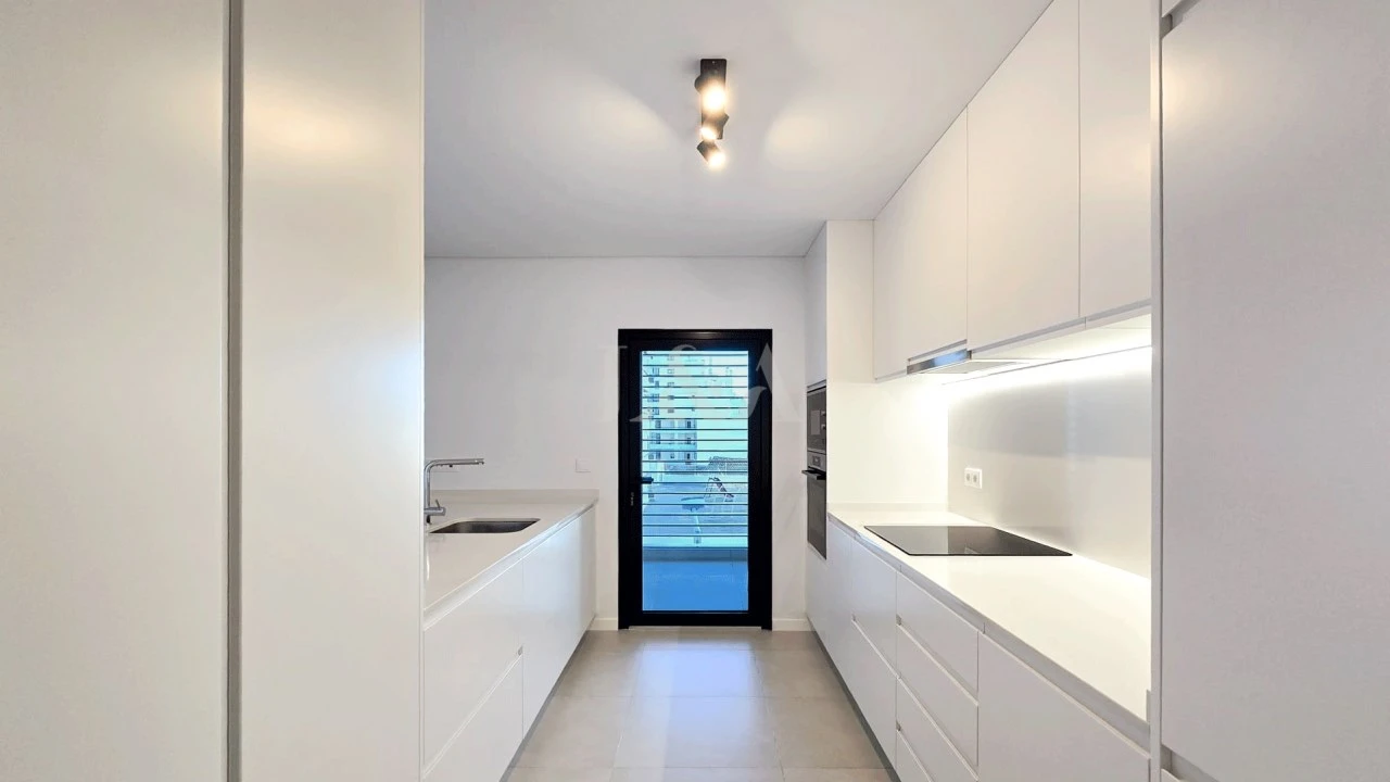 Apartamento T2 para Venda em Faro (Sé e São Pedro) Foto 7